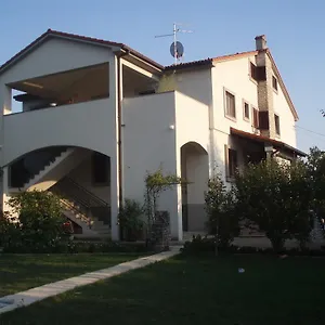 3* Couette-café Lidija